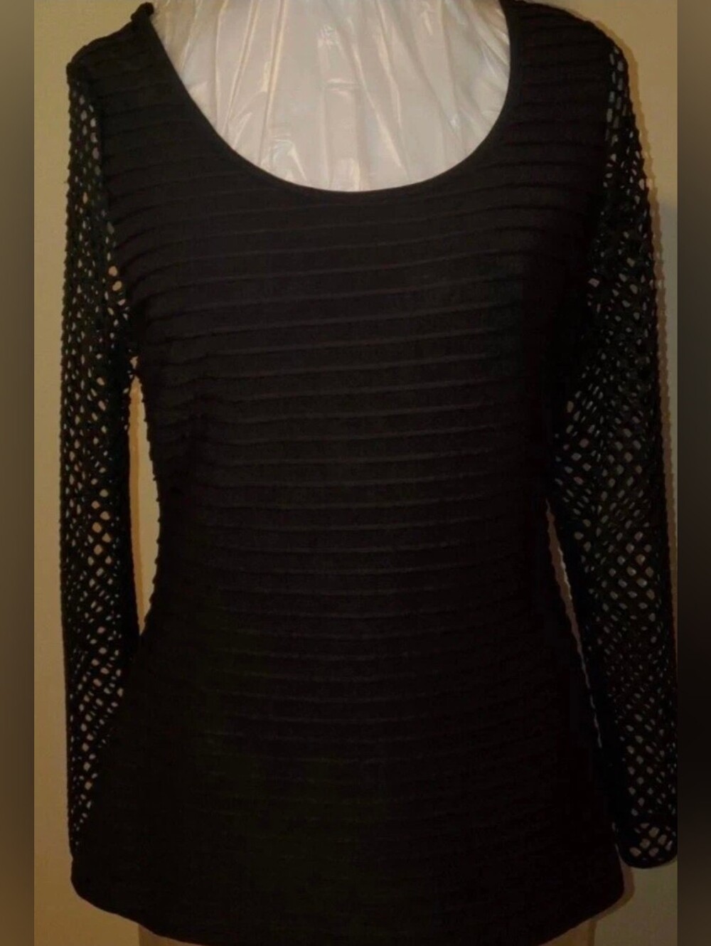 Fancycube NWT Fishnet Top - Picture 4 of 6